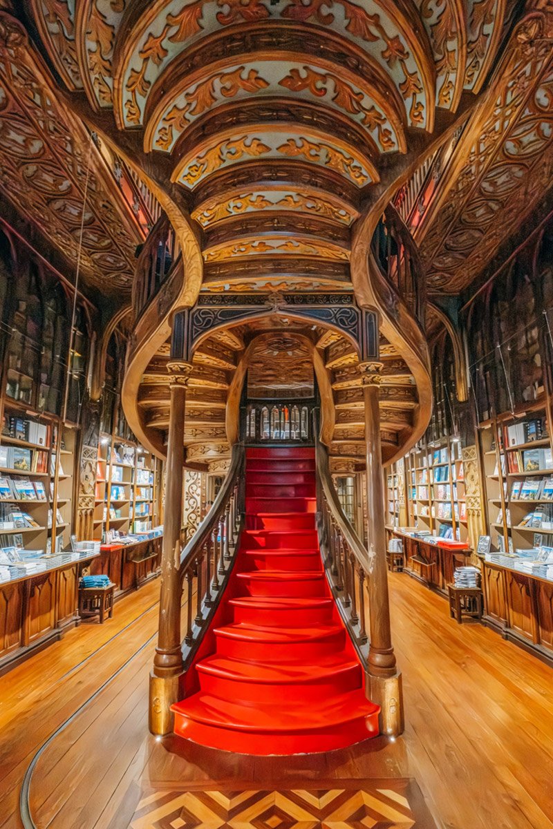 Livraria Lello in Porto, the bookstore that inspired Harry Potter's World